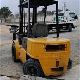 Kara Forklift 2011