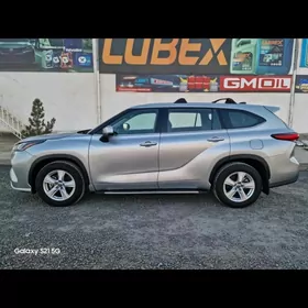 Toyota Highlander 2022