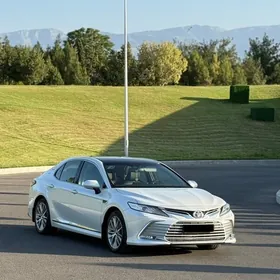 Toyota Camry 2024