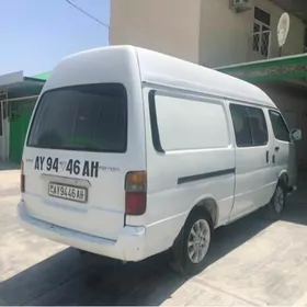 Toyota Hiace 2010
