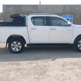 Toyota Hilux 2016