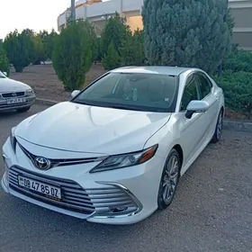 Toyota Camry 2021