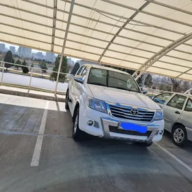 Toyota Hilux 2014