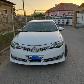 Toyota Camry 2012
