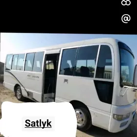 Nissan Civilian 2004