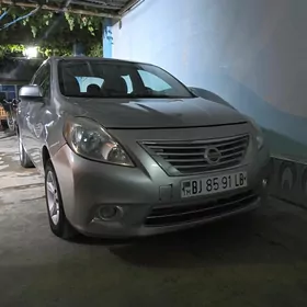 Nissan Versa 2013