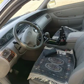 Toyota Avalon 2000
