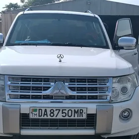 Mitsubishi Pajero 2010