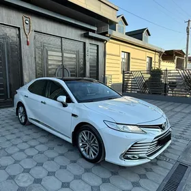 Toyota Camry 2021
