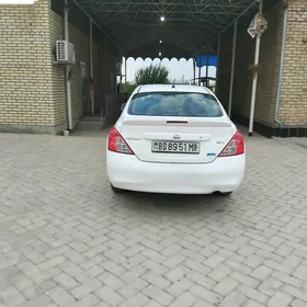 Nissan Versa 2013