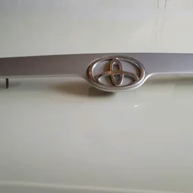 ZNAK TOYOTA corolla