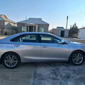 Toyota Camry 2017