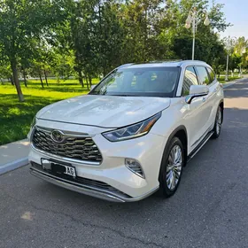 Toyota Highlander 2021