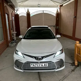 Toyota Camry 2021