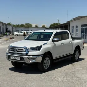 Toyota Hilux 2022