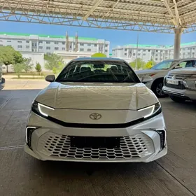 Toyota Camry 2025