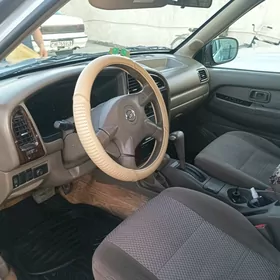 Nissan Pathfinder 2005