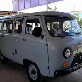 UAZ Profi 1998