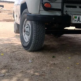 UAZ Profi 2001