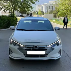 Hyundai Elantra 2019