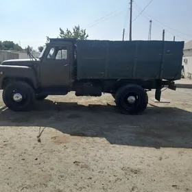 Gaz 52 1983