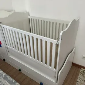 детская кроватка
