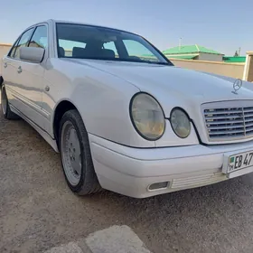 Mercedes-Benz E320 1996