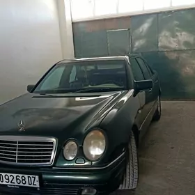 Mercedes-Benz E320 1997