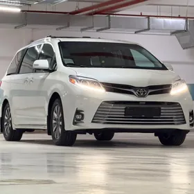 Toyota Sienna 2016