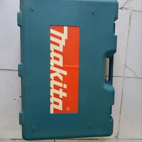 Makita preforator