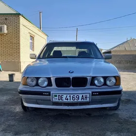 BMW 525 1990