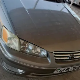 Toyota Camry 2000