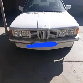 BMW 320 1982