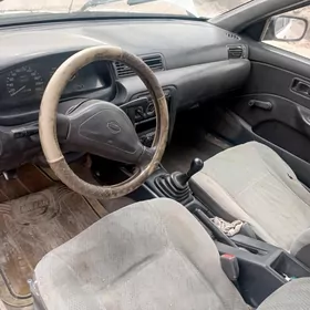 Nissan Sunny 1996