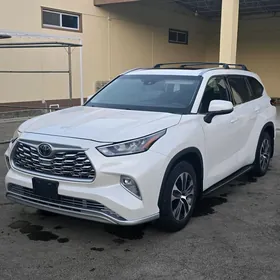Toyota Highlander 2020