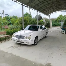 Mercedes-Benz E320 2000