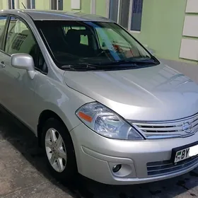 Nissan Versa 2011