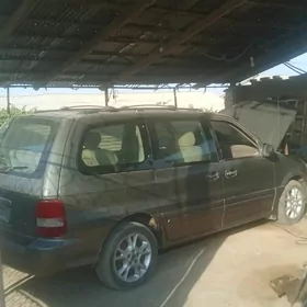 Kia Sedona 2003