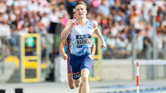 Norwegiýaly Warholm taryhda ilkinji bolup päsgelçilikli 300 m aralygy 33 sekuntdan tiz ylgap geçdi