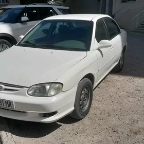 Kia Sephia 2001