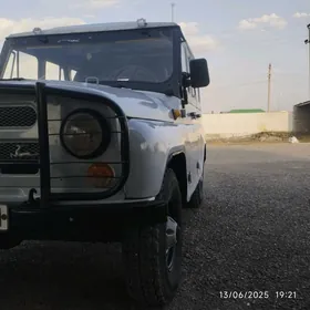 UAZ 469 2002