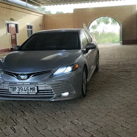 Toyota Camry 2021