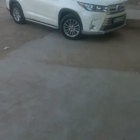Toyota Highlander 2017