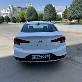 Hyundai Elantra 2020