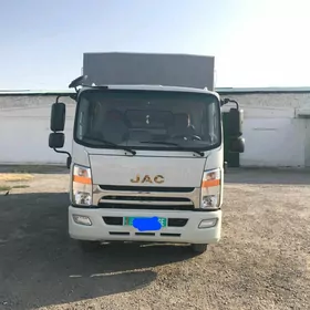 Mitsubishi Canter 2016