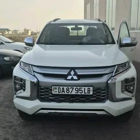 Mitsubishi L200 2022