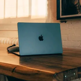 MacBook Air13/M3/16GB/256GB