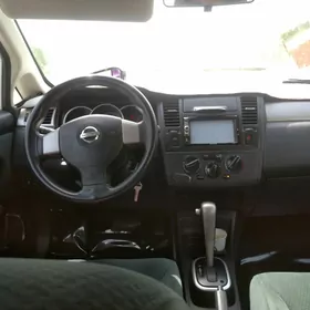 Nissan Versa 2012