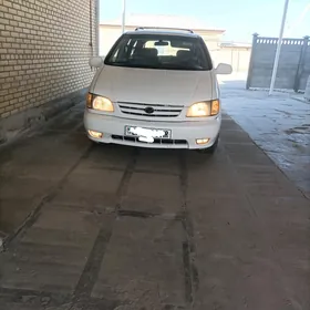 Toyota Sienna 2001