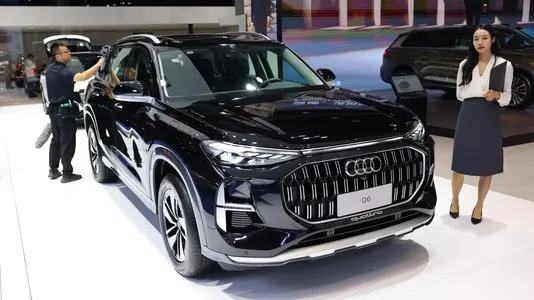 Audi benzin hereketlendirijili Q6 krossowerini gaýtadan işlemäge taýýarlanýar. Ol 2026-njy ýyla çenli Hytaýda çykar